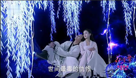 南弦月图片