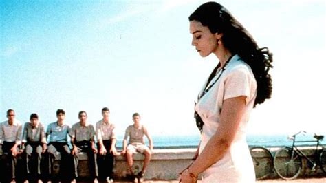 西西里的美丽传说 Malena (2000) – 《西西里的美丽传说》影评