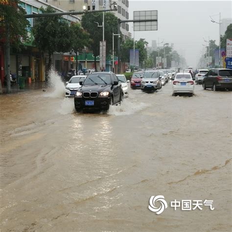 阳江暴雨持续 汽车秒变“船”-首页-中国天气网