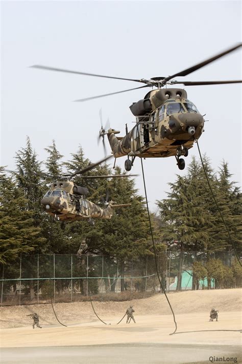 韩军步兵进行战术演习 KUH-1直升机负责运输_军事_中国网