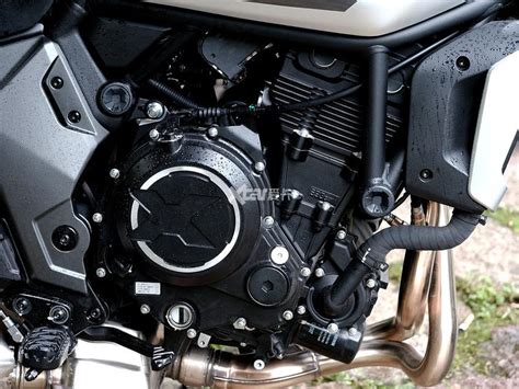 如何评价春风动力新发布的clx700复古摩托车？ - 知乎