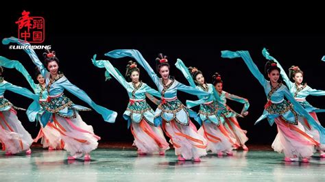 3级01 吸跳步和敬礼-北京舞蹈学院中国舞考级第三级-蜻蜓FM听教育