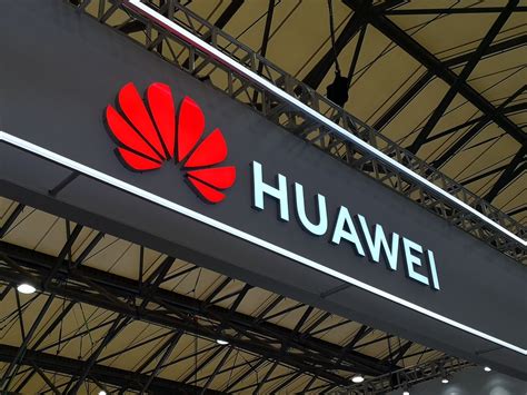 科技昨夜今晨0811：华为破局AI推理、任正非指点长安汽车、雷击车避险指南 华为AI推理技术 长安汽车任正非 行车防雷避险 HBM替代方案 盘古气象大模型 阿维塔华为合作 CANN端云协同 科技昨夜今晨 第1张