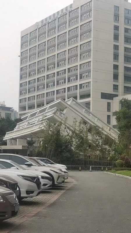 福州辟谣医院小楼倒塌呈45度-优出圈