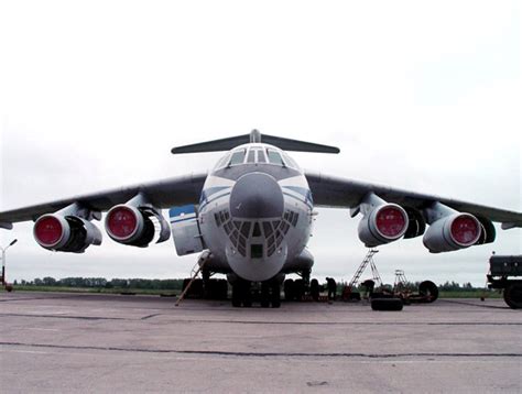 俄首架伊尔-476军用运输机交付 未来或出口中国_军事频道_凤凰网