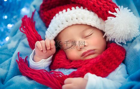 刚出生的婴儿在圣诞夜睡觉高清摄影大图-千库网