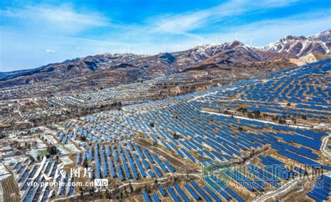 山西芮城：光伏基地雪景如画_阳光工匠光伏网