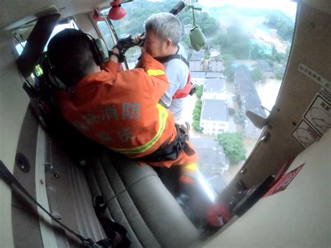 南航护林系统重庆航空救援总队成功营救被洪水围困群众-中国森林草原防火网