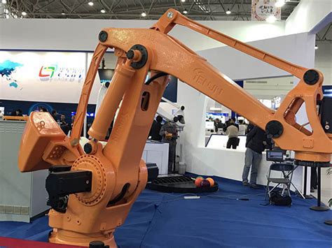 中国机器人年销4.5万台世界第一：核心部件全进口_手机新浪网