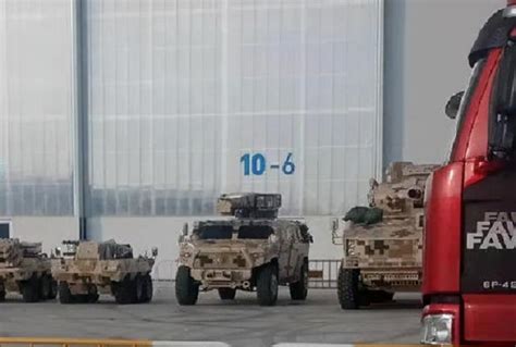 以色列展示“雌虎”重型步兵战车 装30毫米机关炮重达62吨