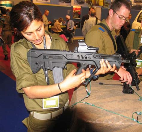 组图：越南海军精锐装备以色列TAR-21步枪作战【4】--军事--人民网