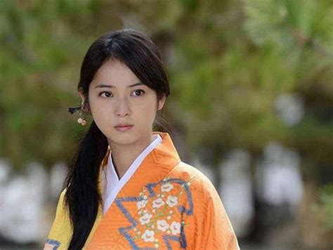 她是古代日本第一美女、丈夫被哥哥残害、改嫁后自尽