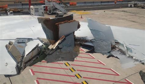 国泰航空一波音777客机在罗马机场机翼撞上灯杆 飞机受损 - 民航 - 航空圈——航空信息、大数据平台