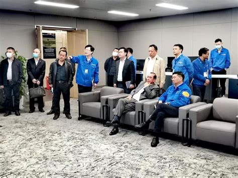 国航远洋公司董事长王炎平到访协鑫能源中心