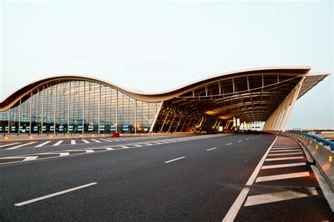 浦东机场候机大厅高清图片下载-正版图片500605562-摄图网