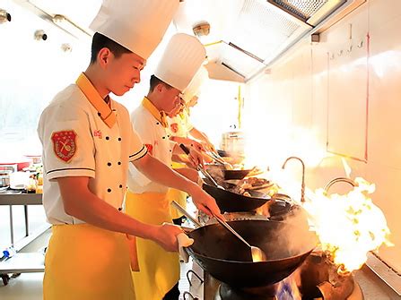 新东方厨师学校学费大概要多少_学厨师_陕西新东方烹饪学校