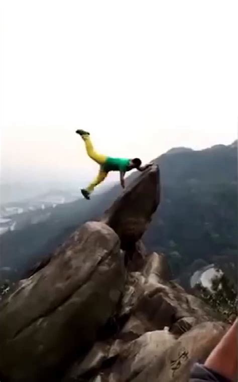 太可怕了！北京一游客蹦极时发生意外坠下悬崖……你还敢蹦极吗？