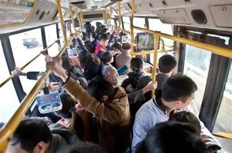 公交多举措提高乘客出行舒适度和便利度--松江报