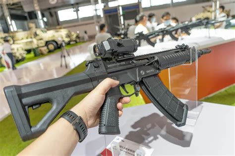 中国新轻武器名字全部曝光，为什么不像95步枪一样命名了？