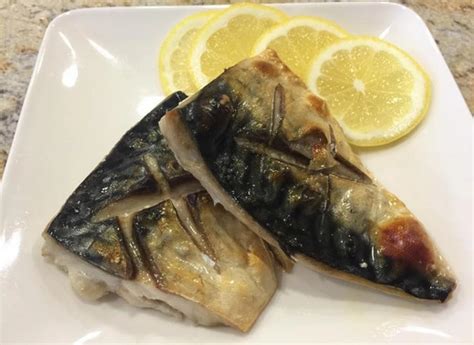 日式盐烤鲭鱼的家常做法_自制日式盐烤鲭鱼怎么做好吃图解-聚餐网