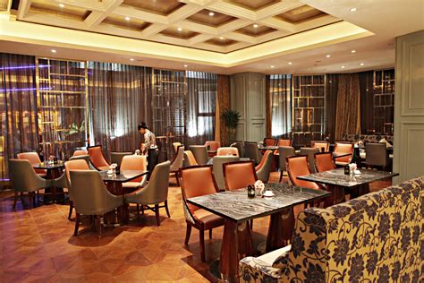 昨晚感受了珠海仁恒洲际酒店有270度海景的 “恰”餐厅酒吧