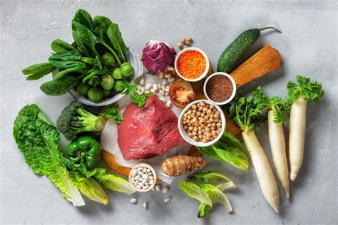 健康的饮食和均衡的营养成分：蔬菜、谷物和肉类。 营养、饮食、清洁食品概念高清摄影大图-千库网