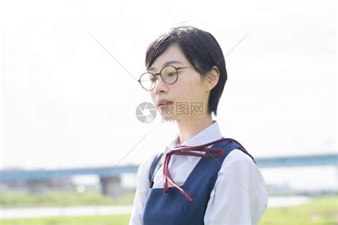 戴眼镜的头像非主流