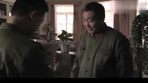 天下兄弟：父亲送田村去当兵，临行前送给了田村一个珍贵的礼物_腾讯视频