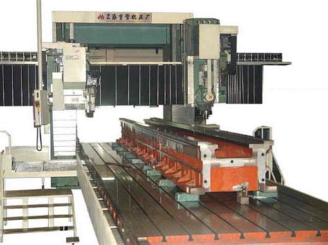 上海起重运输机械厂有限公司_重型数控车床HT300x100-32w