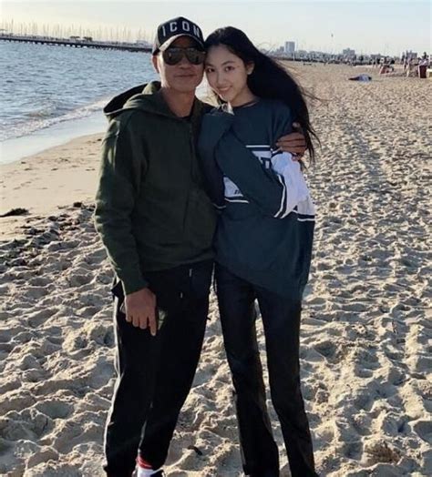 熊黛林任达华合影图片