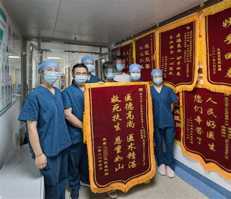 17岁少女濒临“脑死亡”，家属签下器官捐献书后，人救活了！|武汉大学人民医院_新浪新闻