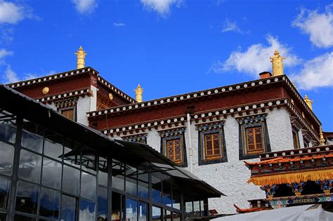 香格里拉的松赞林寺图片
