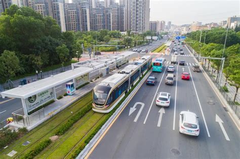 中国首列自主化超级电容现代有轨电车在株洲下线 - 市州精选 - 湖南在线 - 华声在线