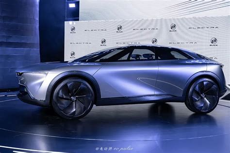 宝马未来峰会加速新能源进程 Vision M NEXT 概念车首次亮相-新出行