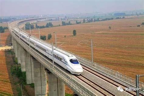 汉巴南铁路重点工程巴河大桥合龙，全线预计2024年5月通车_四川在线