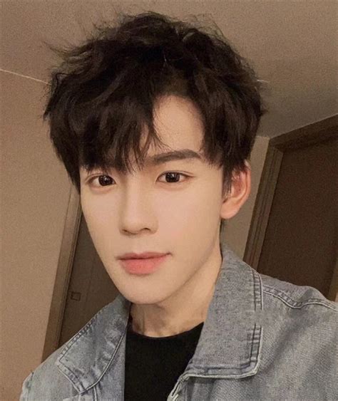蝴蝶男图片