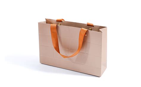 手提纸袋厂家在制作纸袋需要注意哪些细节？