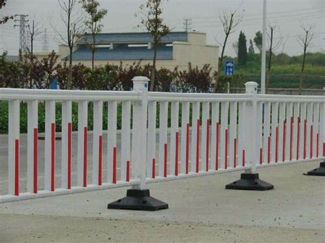 拉瑞斯加厚PVC围挡 道路交通施工护栏工程工地塑料护栏市政临时工地围栏|价格|厂家|多少钱-全球塑胶网