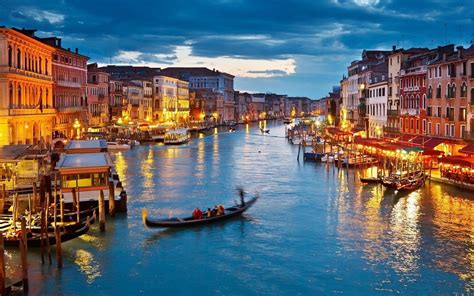 威尼斯大运河夜景2k壁纸-壁纸图片大全