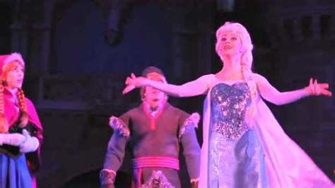 迪士尼《冰雪奇缘》中艾莎公主加冕时的那个东西其实是这个！