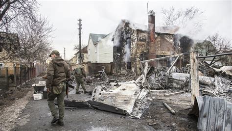 乌克兰第二日·分析 | 军事实力悬殊，乌克兰防卫有多难？_手机新浪网