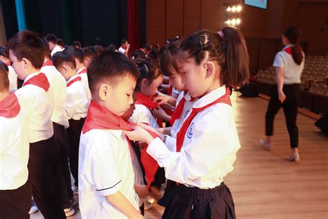 解小：做最红领巾 争做新时代好少年- 学校动态- 常州市解放路小学教育集团