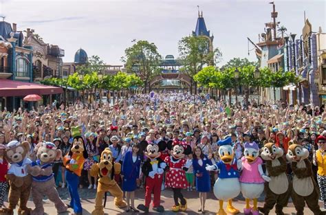 华特迪士尼公司发布2017财报，上海迪士尼度假区首个完整财年获得运营收入 - 旅游管理 - 广州智立方旅游咨询管理有限公司