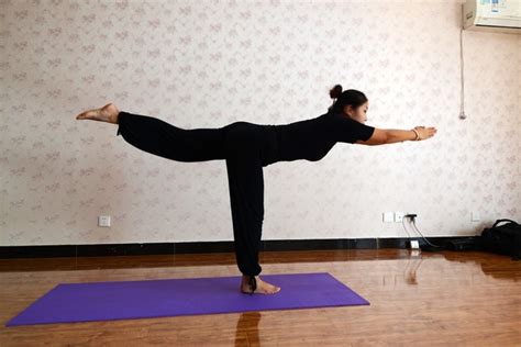 女性瑜伽锻炼瘦身元素素材下载-正版素材401909355-摄图网