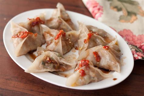 Sichuan Style Zhong Shui Jiao Recipe (Caramelized Onion, Cabbage And Peas Dumplings in Red Oil ...