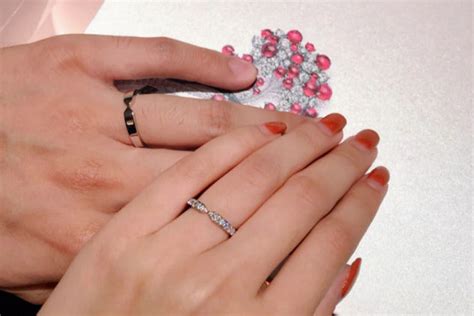 结婚戒指戴在哪只手才是正确的_360新知