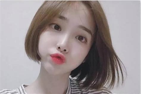 圆脸发型甜美女生头像