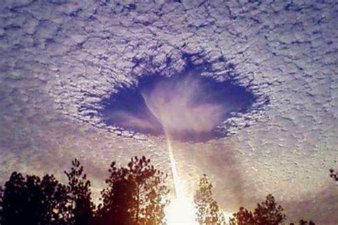 世界上五种罕见的云:水母云上榜 第一被彩虹填满_探秘志