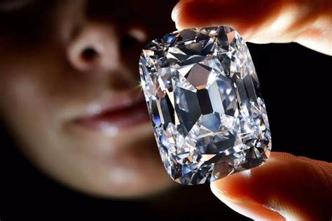 钻石是怎么形成的 - 中国婚博会官网