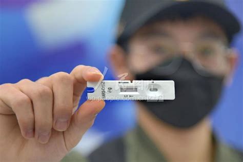 安徽六安：“核酸+抗原” 筑牢防疫线-人民图片网
